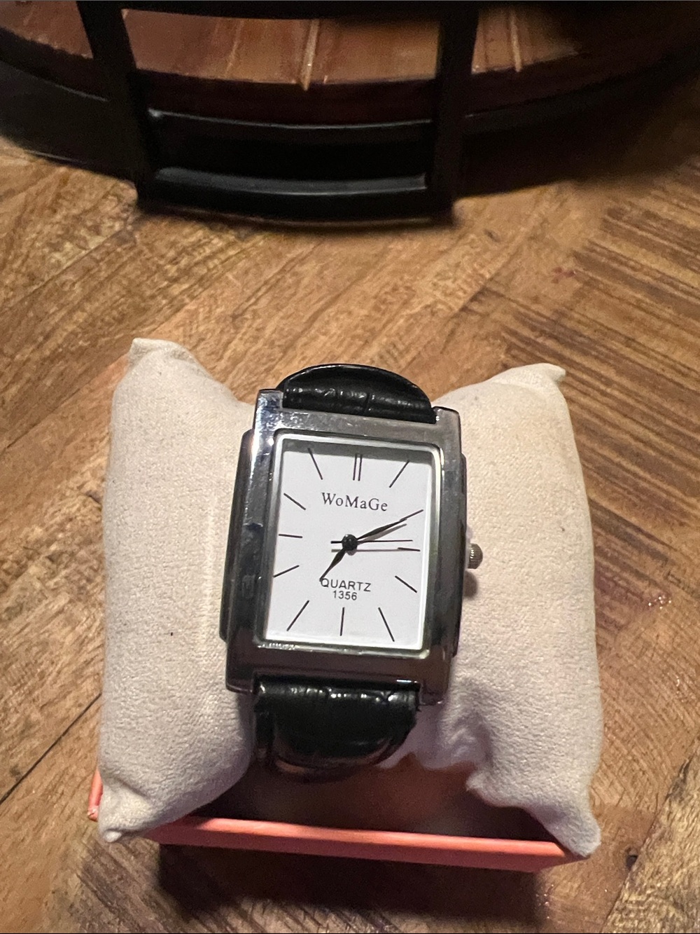 Men's Black Leather Strap Quartz Watch